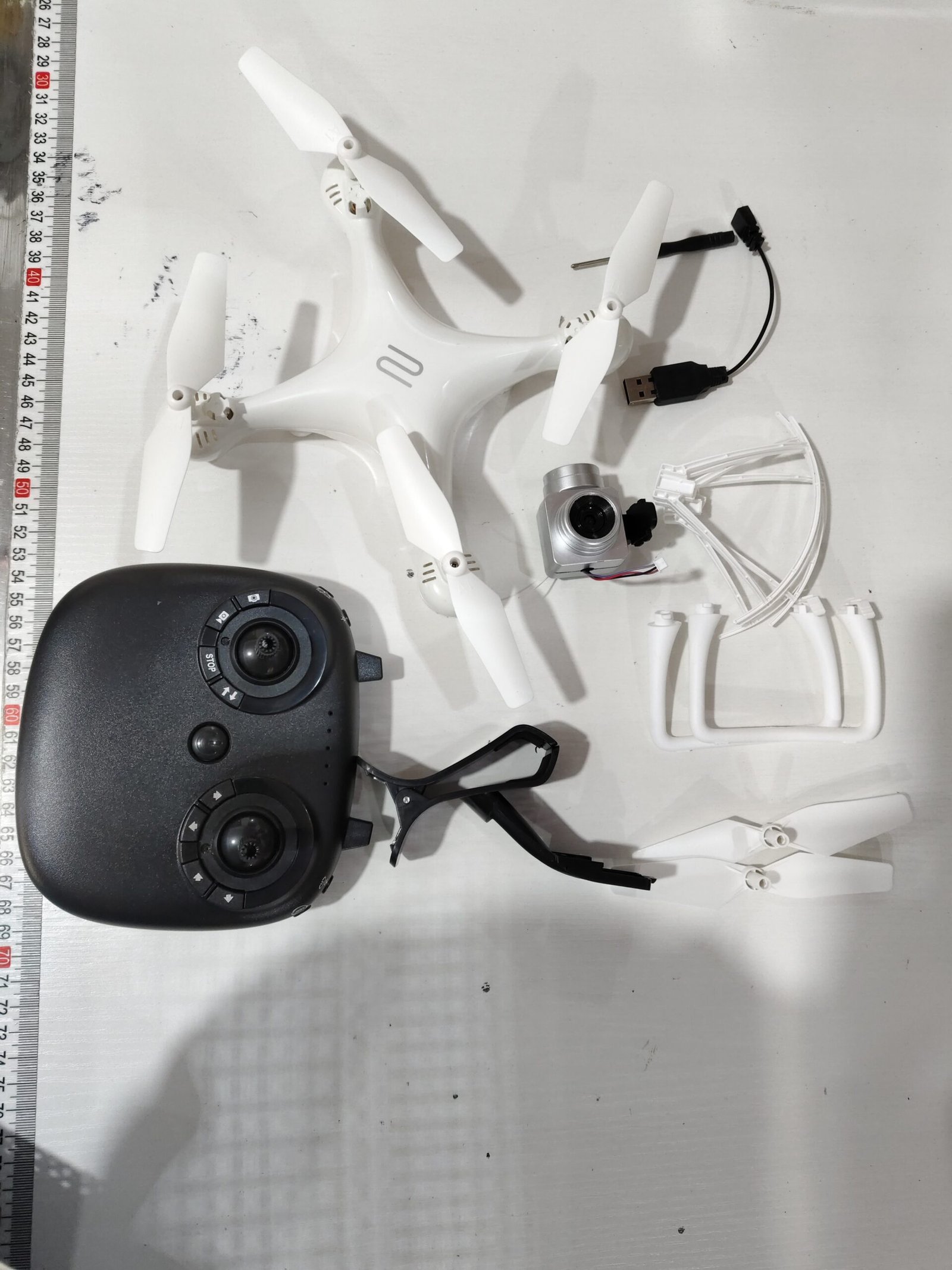 Drone quadricoptère 4K télécommandé pour la photographie aérienne – Image 10